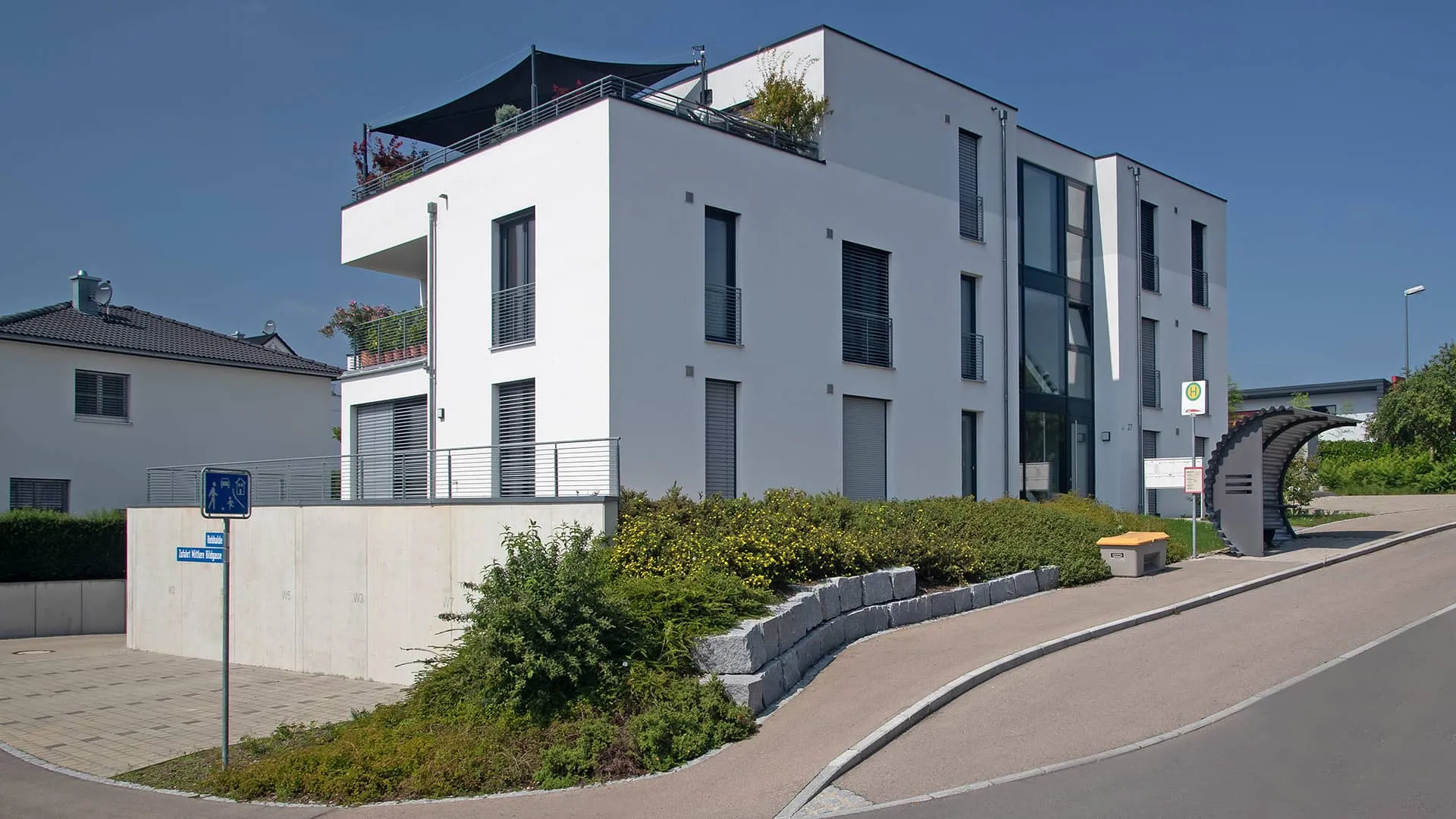 Haus J